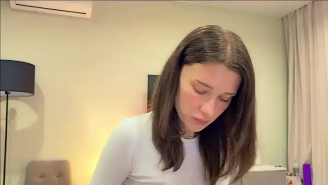 Nicolekira online show from April 2026 05:07:01 PM