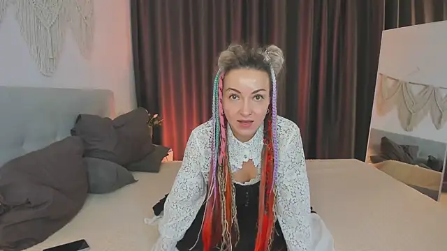 Lar Queen online show from April 2026 09:41:02 PM