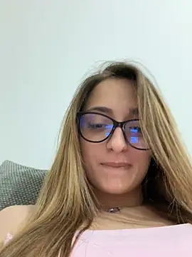 Snapshot of BiancaCharm chatting on April 2026 09:39:33 PM BiancaCharm online show from April 2026 09:39:33 PM