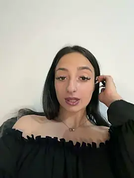 Snapshot of BiancaCharm chatting on May 2026 08:15:01 PM BiancaCharm online show from May 2026 08:15:01 PM