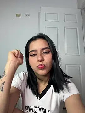 Snapshot of Trixie_pop chatting on March 2026 11:59:01 PM Trixie pop online show from March 2026 11:59:01 PM