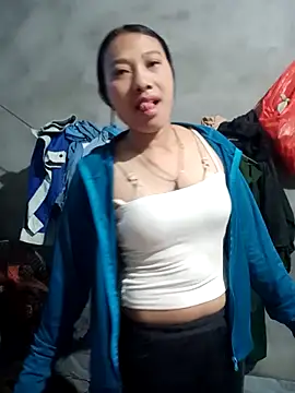 Snapshot of Leiley_98 chatting on March 2026 11:31:02 PM Leiley 98 online show from March 2026 11:31:02 PM