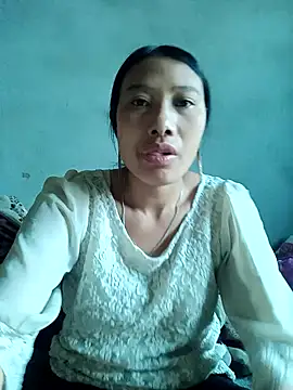 Snapshot of Leiley_98 chatting on March 2026 05:22:01 AM Leiley 98 online show from March 2026 05:22:01 AM