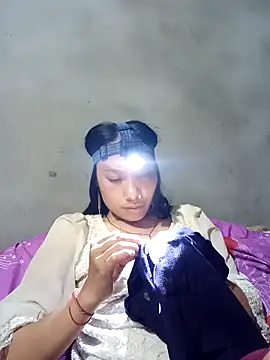 Snapshot of Leiley_98 chatting on April 2026 01:31:01 PM Leiley 98 online show from April 2026 01:31:01 PM