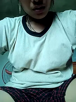 Snapshot of Leiley_98 chatting on April 2026 04:46:01 AM Leiley 98 online show from April 2026 04:46:01 AM