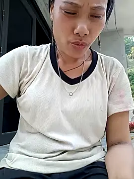 Snapshot of Leiley_98 chatting on April 2026 02:55:01 AM Leiley 98 online show from April 2026 02:55:01 AM