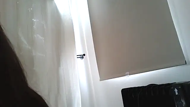 Snapshot of ArabellaUK chatting on April 2026 05:32:02 PM ArabellaUK online show from April 2026 05:32:02 PM