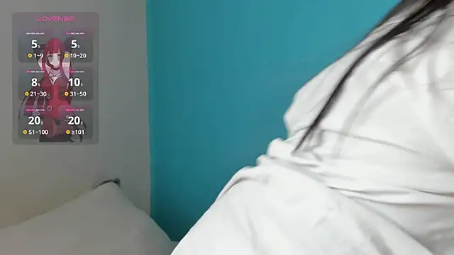 Snapshot of Little_Swan chatting on April 2026 06:05:02 PM Little Swan online show from April 2026 06:05:02 PM