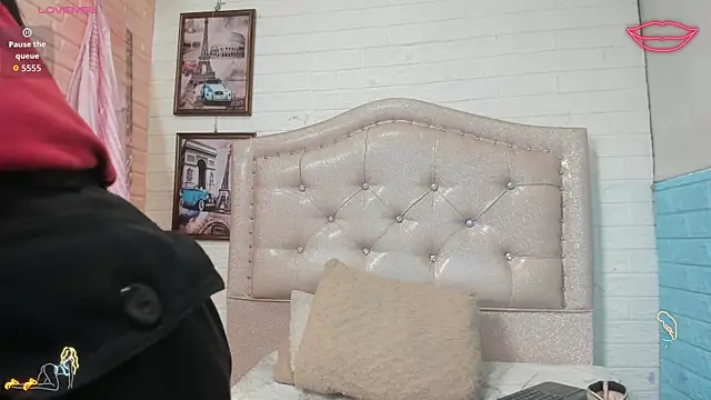 LITTLE-NESSA online show from May 2026 01:05:02 PM