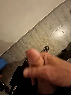 Titytwister30 online show from April 2026 04:23:01 PM