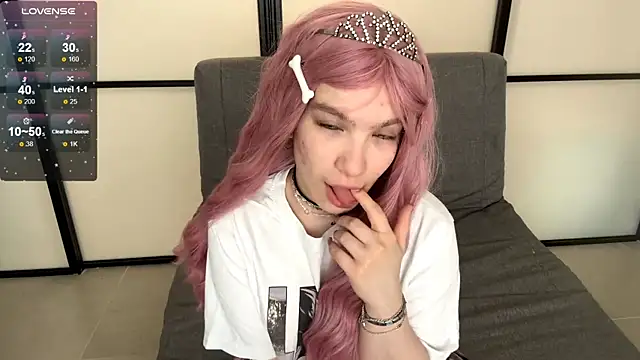 NerissaDeloria online show from April 2026 08:15:01 AM