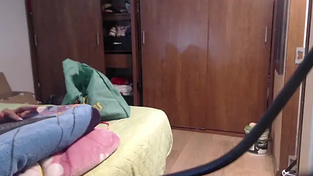 Taniafirelux online show from April 2026 09:12:02 PM