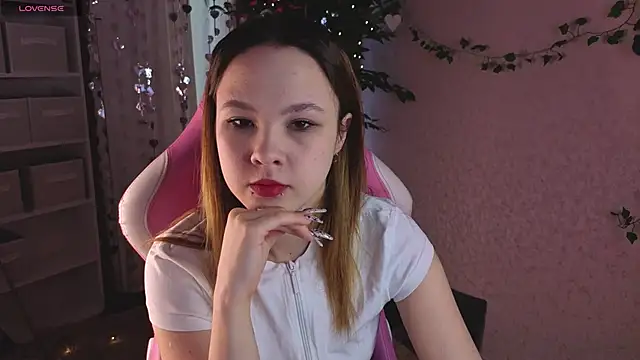 Snapshot of Lori_Bllossom chatting on March 2026 04:37:01 AM Lori Bllossom online show from March 2026 04:37:01 AM