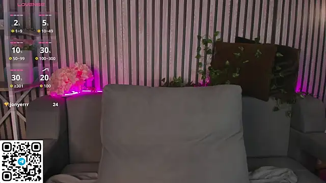 Snapshot of Lori_Bllossom chatting on April 2026 04:46:01 AM Lori Bllossom online show from April 2026 04:46:01 AM