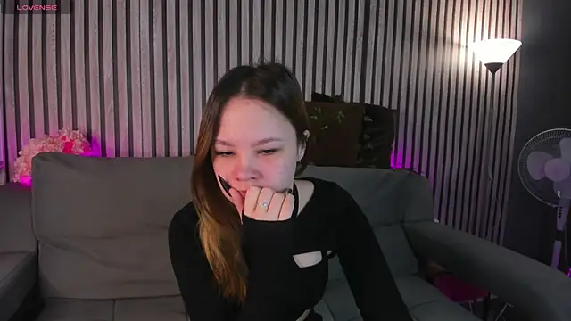 Snapshot of Lori_Bllossom chatting on April 2026 01:06:02 AM Lori Bllossom online show from April 2026 01:06:02 AM