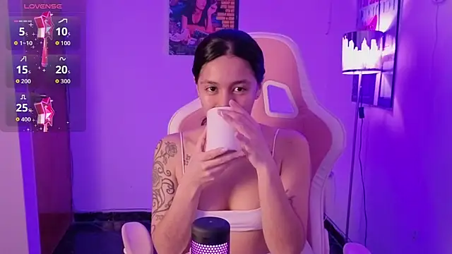 Snapshot of Oliviasims chatting on April 2026 01:25:01 AM Oliviasims online show from April 2026 01:25:01 AM