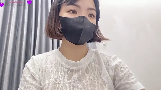 Snapshot of Ryo-Jisoo chatting on April 2026 01:47:01 AM Ryo-Jisoo online show from April 2026 01:47:01 AM