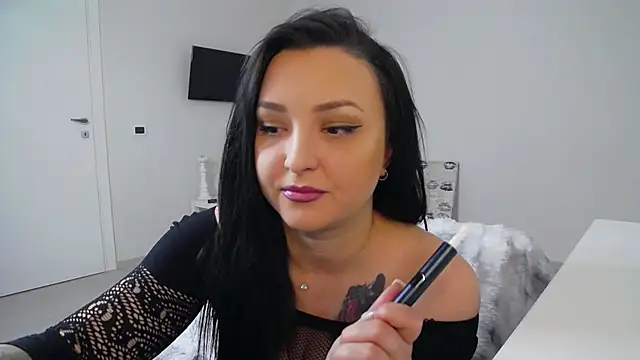 InesNova online show from March 2026 05:19:01 AM