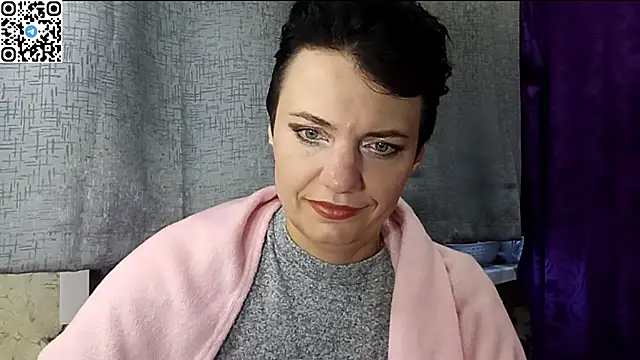 Snapshot of HotMamaQueen234 chatting on April 2026 04:21:02 PM HotMamaQueen234 online show from April 2026 04:21:02 PM