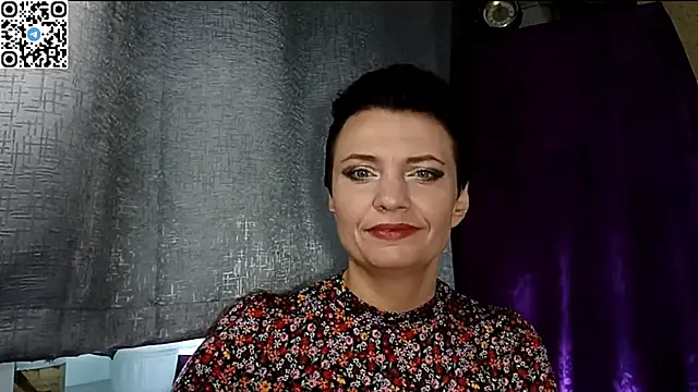 Snapshot of HotMamaQueen234 chatting on April 2026 08:57:01 AM HotMamaQueen234 online show from April 2026 08:57:01 AM