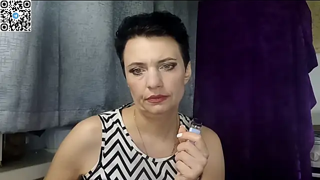 Snapshot of HotMamaQueen234 chatting on April 2026 08:55:01 PM HotMamaQueen234 online show from April 2026 08:55:01 PM
