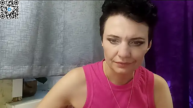 Snapshot of HotMamaQueen234 chatting on April 2026 03:54:02 PM HotMamaQueen234 online show from April 2026 03:54:02 PM