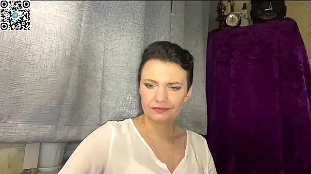 Snapshot of HotMamaQueen234 chatting on May 2026 08:59:01 PM HotMamaQueen234 online show from May 2026 08:59:01 PM