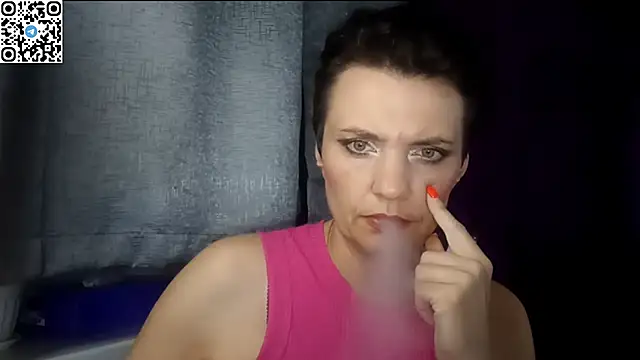 Snapshot of HotMamaQueen234 chatting on May 2026 06:20:01 PM HotMamaQueen234 online show from May 2026 06:20:01 PM