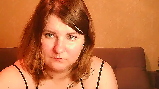Snapshot of Minisstra chatting on April 2026 06:05:02 PM Minisstra online show from April 2026 06:05:02 PM
