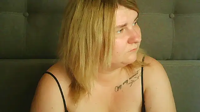 Snapshot of Minisstra chatting on July 2026 12:24:02 PM Minisstra online show from July 2026 12:24:02 PM