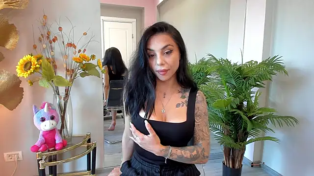 Snapshot of MissSiennaa chatting on June 2026 06:11:02 AM MissSiennaa online show from June 2026 06:11:02 AM