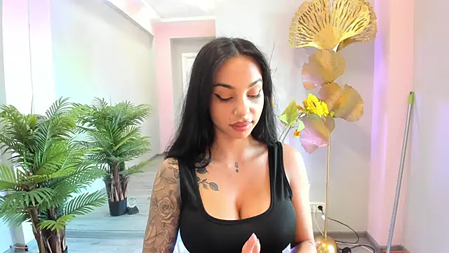 Snapshot of MissSiennaa chatting on June 2026 04:13:02 AM MissSiennaa online show from June 2026 04:13:02 AM