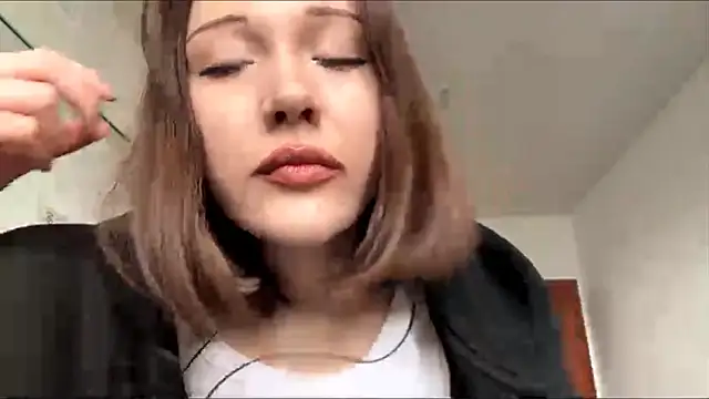 Snapshot of kiravings chatting on March 2026 09:12:01 AM kiravings online show from March 2026 09:12:01 AM