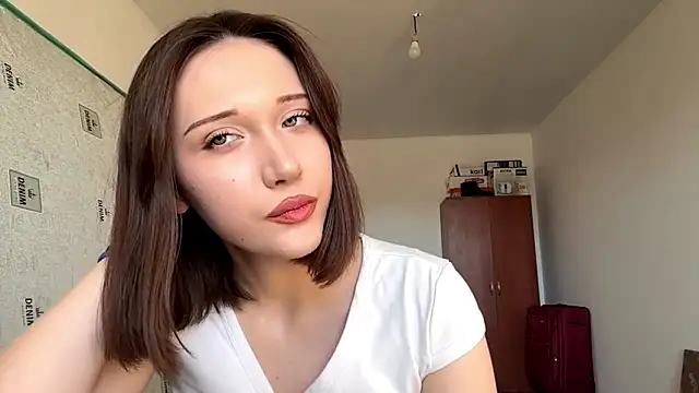 Snapshot of kiravings chatting on March 2026 08:09:02 AM kiravings online show from March 2026 08:09:02 AM