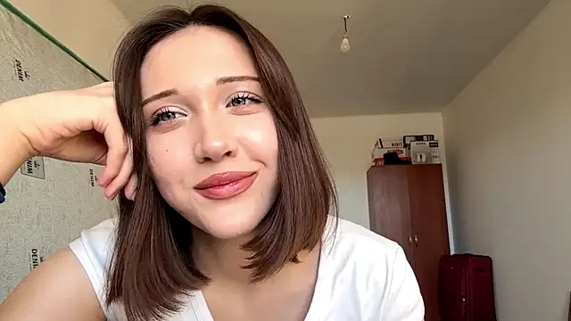 Snapshot of kiravings chatting on March 2026 08:26:33 AM kiravings online show from March 2026 08:26:33 AM