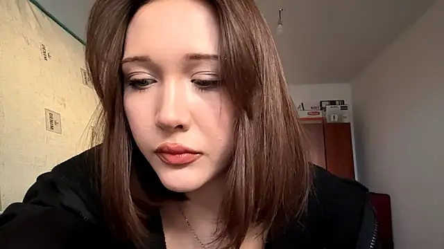 Snapshot of kiravings chatting on April 2026 02:25:01 PM kiravings online show from April 2026 02:25:01 PM