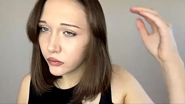 Snapshot of kiravings chatting on April 2026 12:50:02 PM kiravings online show from April 2026 12:50:02 PM