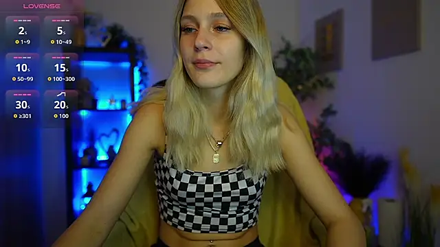 Snapshot of Luna_Grace18 chatting on April 2026 01:01:01 PM Luna Grace18 online show from April 2026 01:01:01 PM