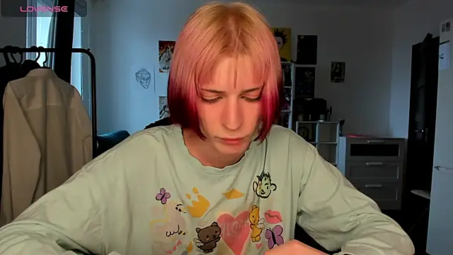 Snapshot of sweet_peach___ chatting on April 2026 11:22:02 AM sweet peach online show from April 2026 11:22:02 AM