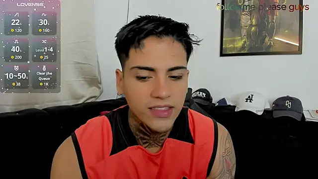 Snapshot of sweetlatinoboy chatting on April 2026 11:33:01 AM sweetlatinoboy online show from April 2026 11:33:01 AM