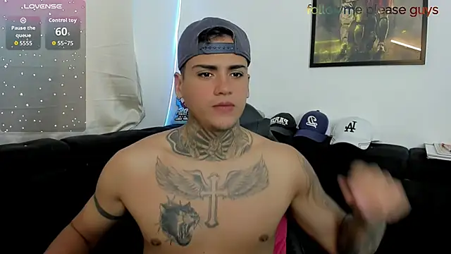 Snapshot of sweetlatinoboy chatting on April 2026 12:02:01 PM sweetlatinoboy online show from April 2026 12:02:01 PM