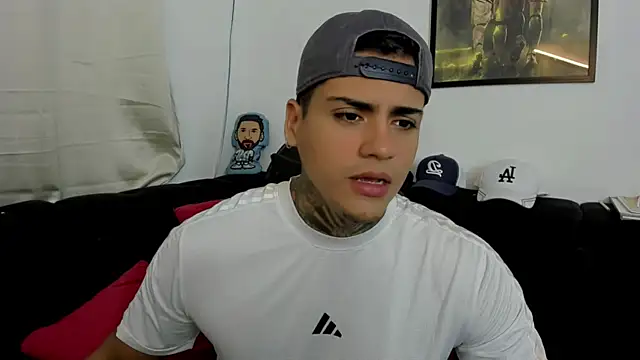 Snapshot of sweetlatinoboy chatting on April 2026 11:15:02 AM sweetlatinoboy online show from April 2026 11:15:02 AM