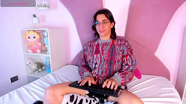 Snapshot of Keita_Moon chatting on March 2026 12:22:01 PM Keita Moon online show from March 2026 12:22:01 PM