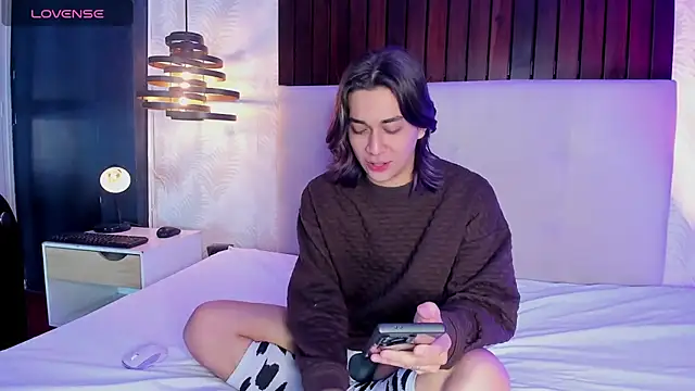 Snapshot of Keita_Moon chatting on April 2026 12:14:02 PM Keita Moon online show from April 2026 12:14:02 PM