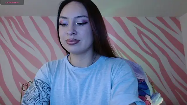 Snapshot of Scarlet_queen4 chatting on April 2026 01:12:01 PM Scarlet queen4 online show from April 2026 01:12:01 PM