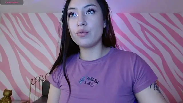 Snapshot of Scarlet_queen4 chatting on April 2026 01:11:01 PM Scarlet queen4 online show from April 2026 01:11:01 PM