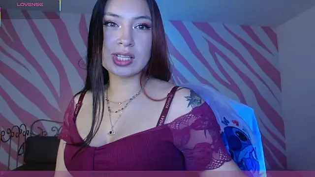 Snapshot of Scarlet_queen4 chatting on April 2026 01:07:01 PM Scarlet queen4 online show from April 2026 01:07:01 PM