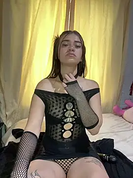 Snapshot of chloe_evans0 chatting on July 2026 07:05:02 PM chloe evans0 online show from July 2026 07:05:02 PM