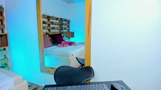 Snapshot of Ashley_Benoit chatting on March 2026 01:33:02 PM Ashley Benoit online show from March 2026 01:33:02 PM