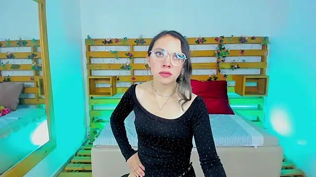 Snapshot of Ashley_Benoit chatting on April 2026 01:27:01 PM Ashley Benoit online show from April 2026 01:27:01 PM